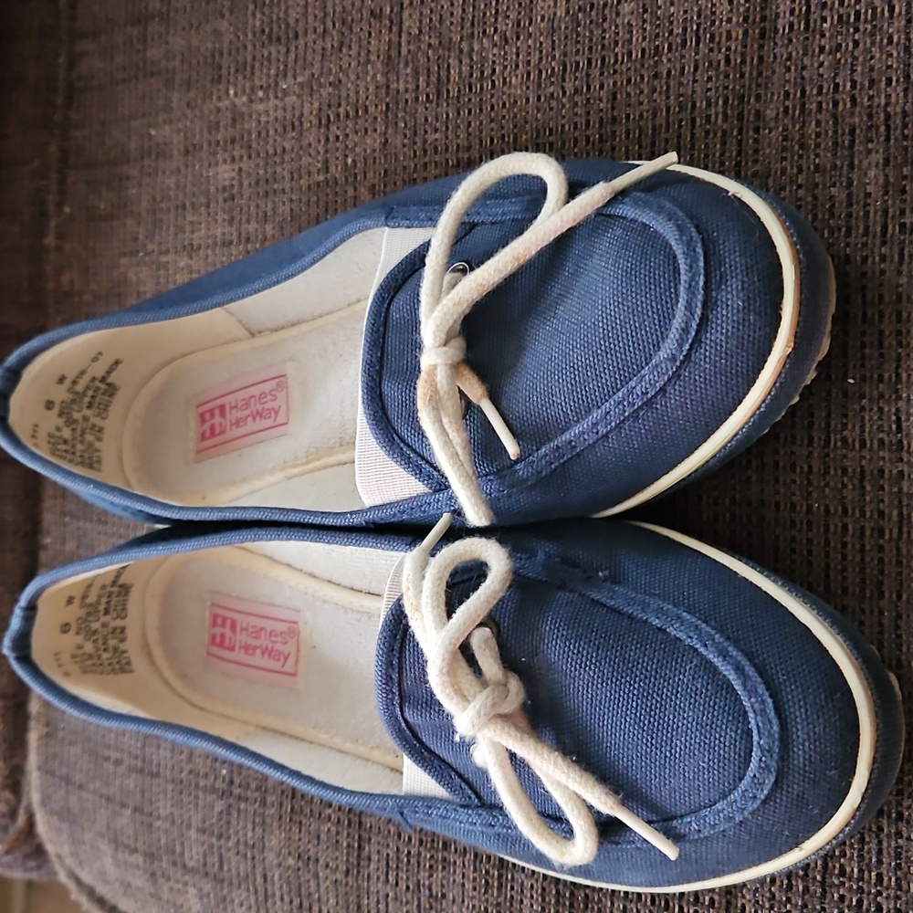 Hanes Her Way Ballet Flats Size 6W